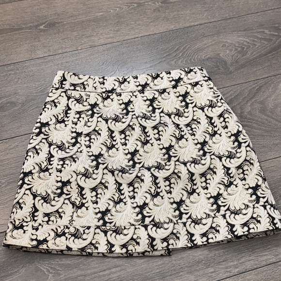 Mini skirt perfect for New Years! - Picture 4 of 5